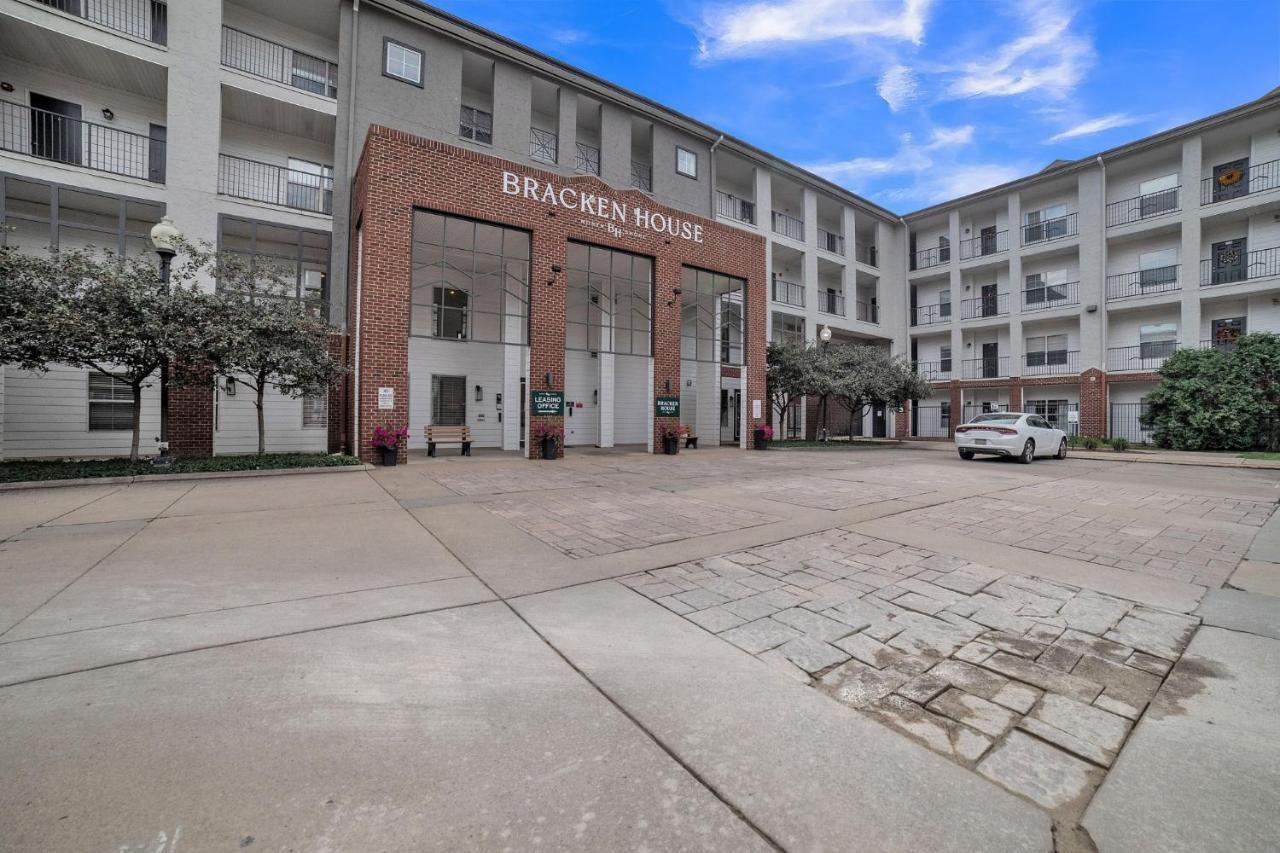 Frontdesk Bracken House Apts North Shore Pittsburgh Exterior foto